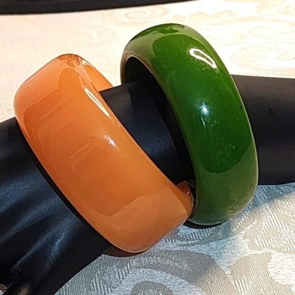 Vintage Bakelite Bangle Set Green & Butterscotch Carved 2pc Chunky Bracelet